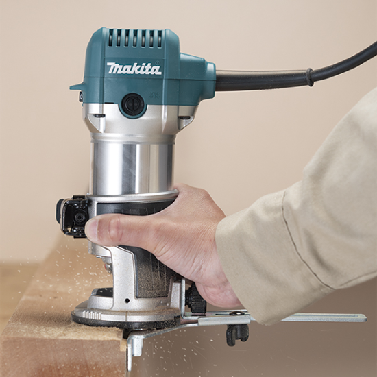 Fresadora multifunções MAKITA RT0702C